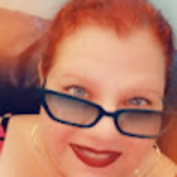 Meet your Posher, Kim - Picture 2 of 2